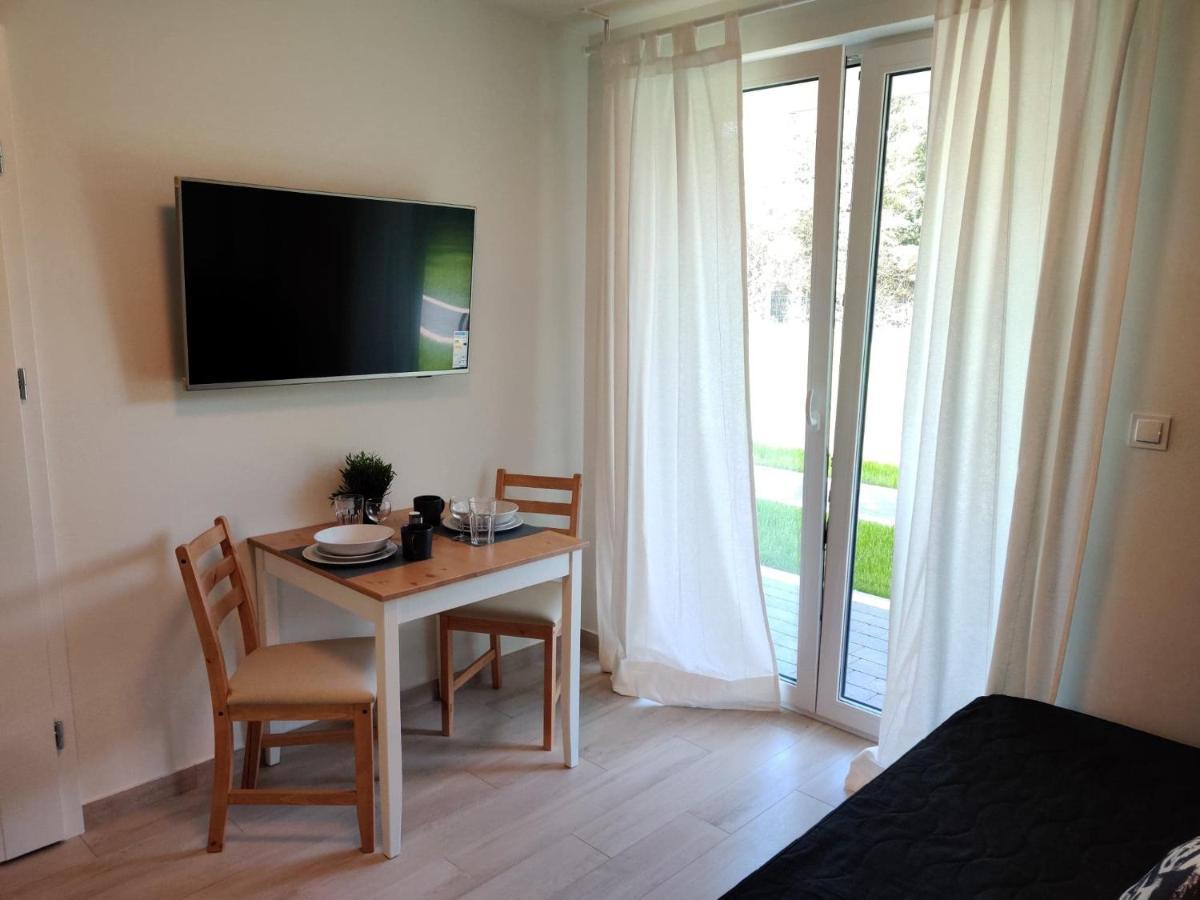 Hotel Ostrowo Plaza Esterno foto